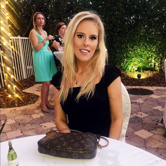 Meet your Posher, Alexis - Picture 2 of 2